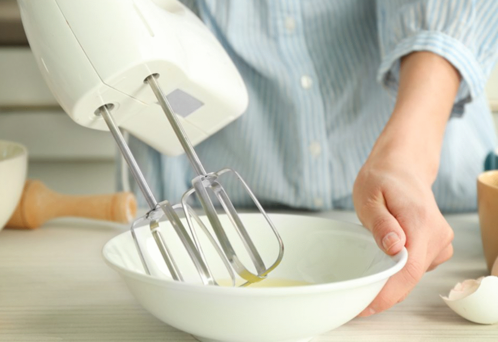 Immersion Blender vs Hand Mixer: What's the Difference?