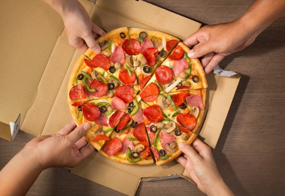 How Many Slices Is a 14 Inch Pizza?
