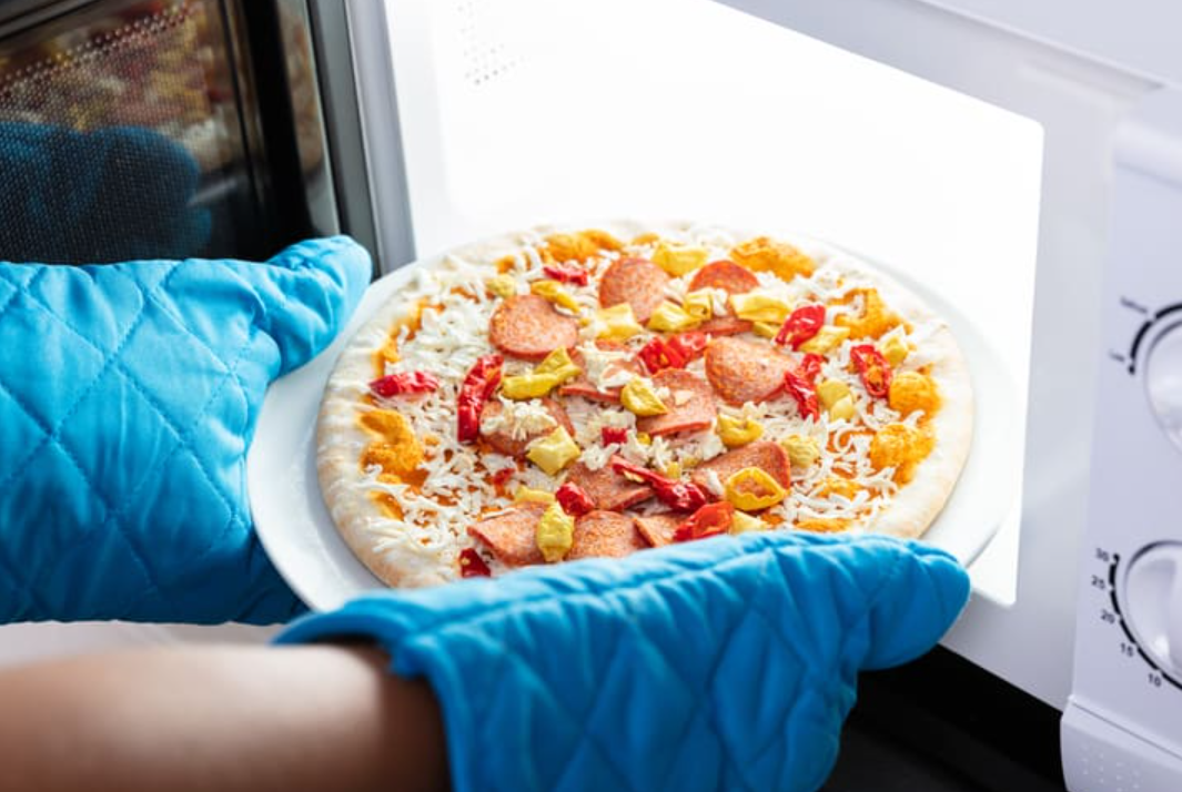 How to Make Pizza in Microwave? Oh Snap! Cupcakes